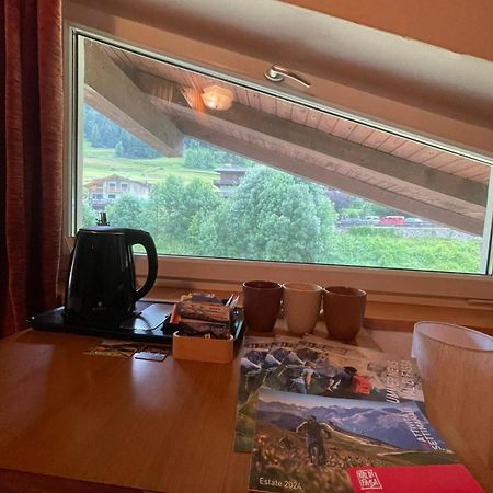 Picchio Rosso - Stanza Privata Con Bagno In Val Di Fassa 호텔 Pera 외부 사진