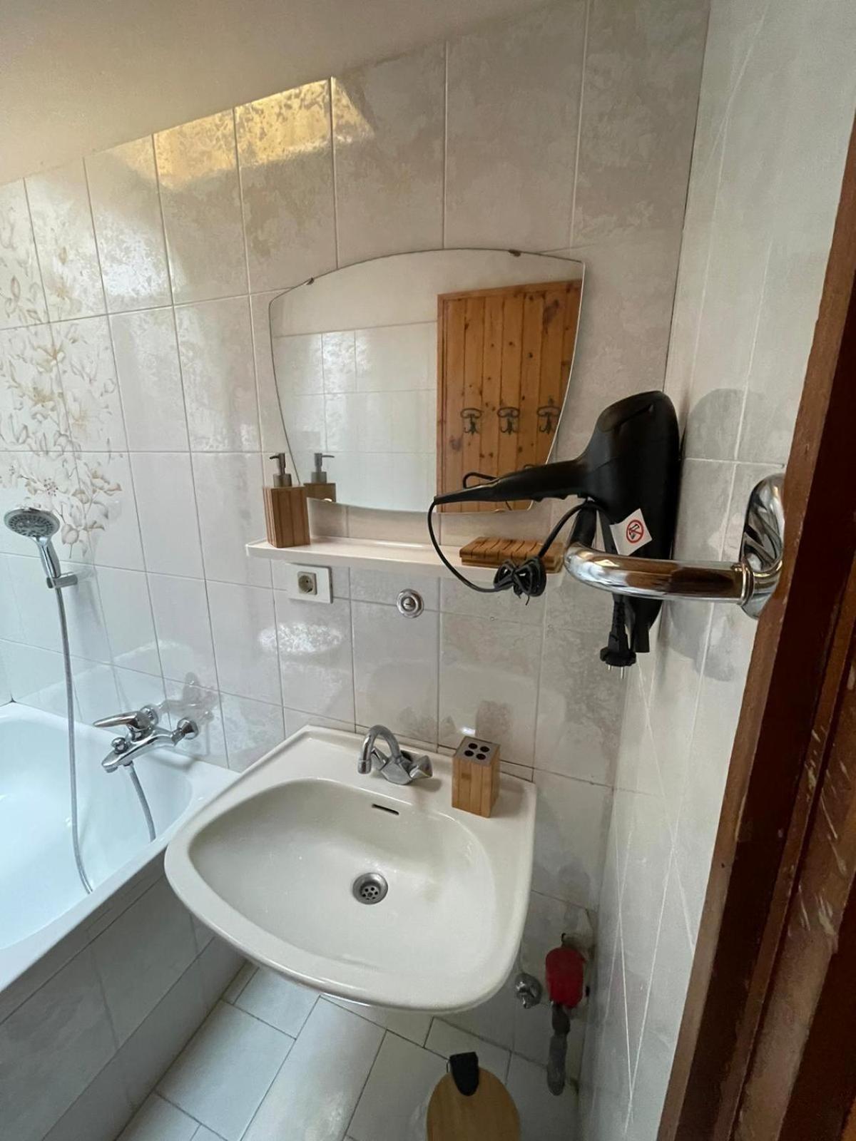 Picchio Rosso - Stanza Privata Con Bagno In Val Di Fassa 호텔 Pera 외부 사진