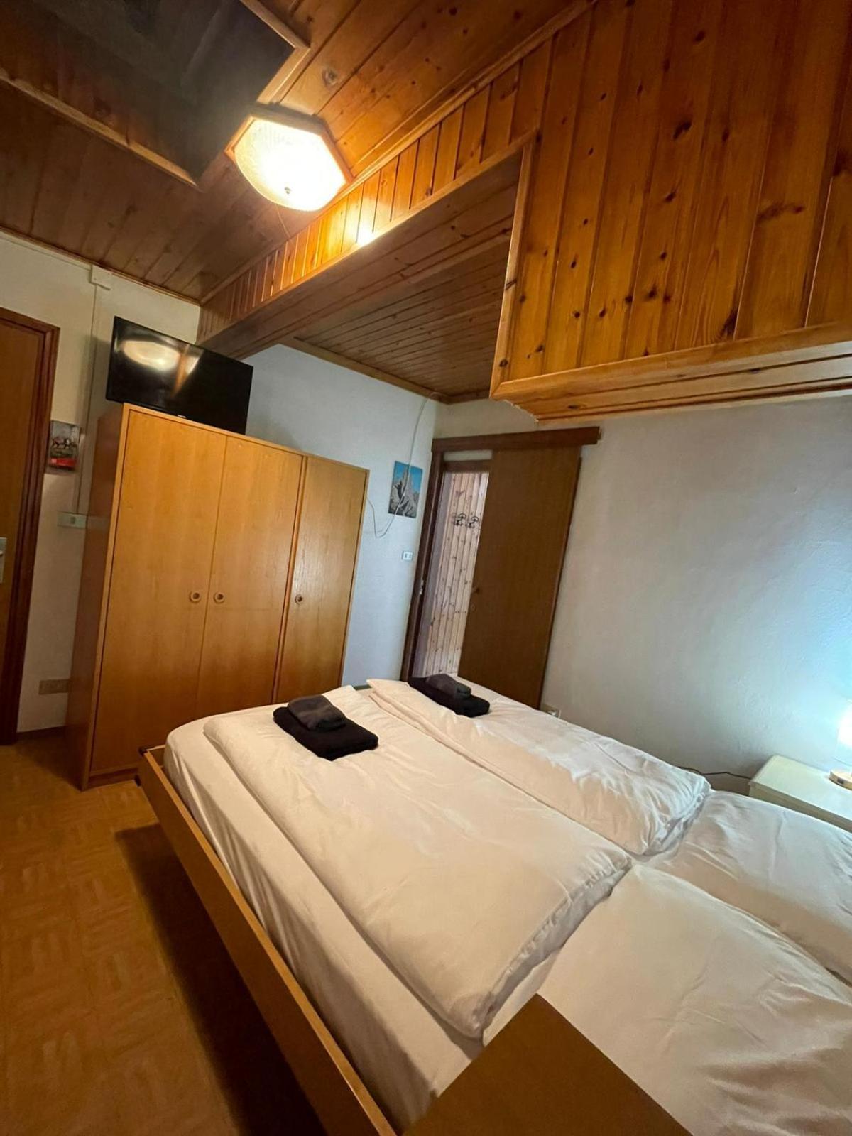Picchio Rosso - Stanza Privata Con Bagno In Val Di Fassa 호텔 Pera 외부 사진