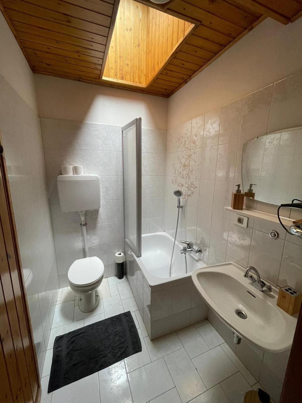 Picchio Rosso - Stanza Privata Con Bagno In Val Di Fassa 호텔 Pera 외부 사진