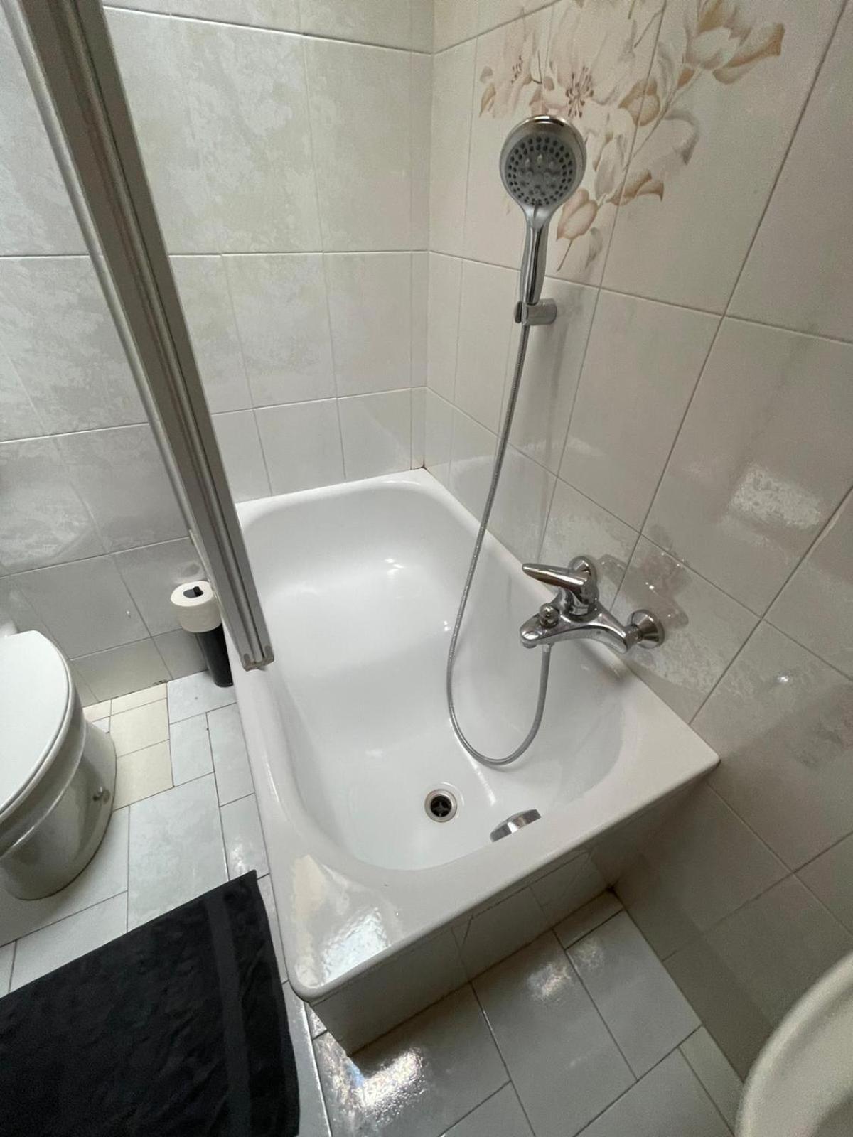 Picchio Rosso - Stanza Privata Con Bagno In Val Di Fassa 호텔 Pera 외부 사진